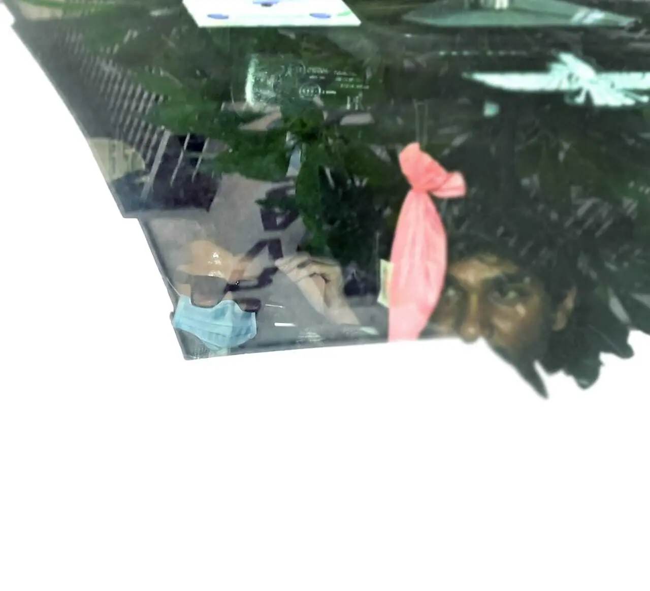 Although Rashmika and Vijay were spotted at the same place, the rumoured lovebirds were seen exiting in different cars.